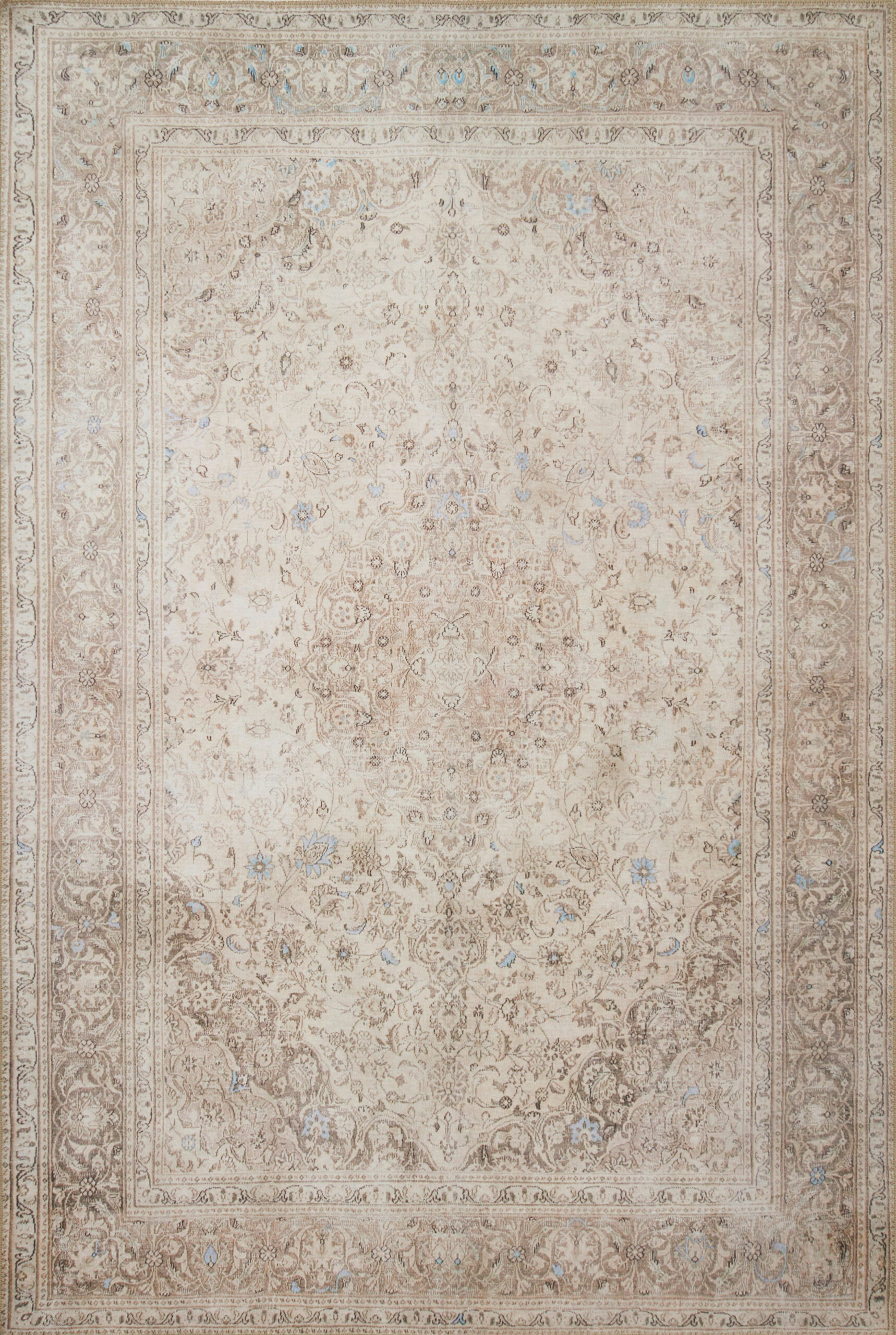 Loloi II Loren Sand Sand / Taupe Rug