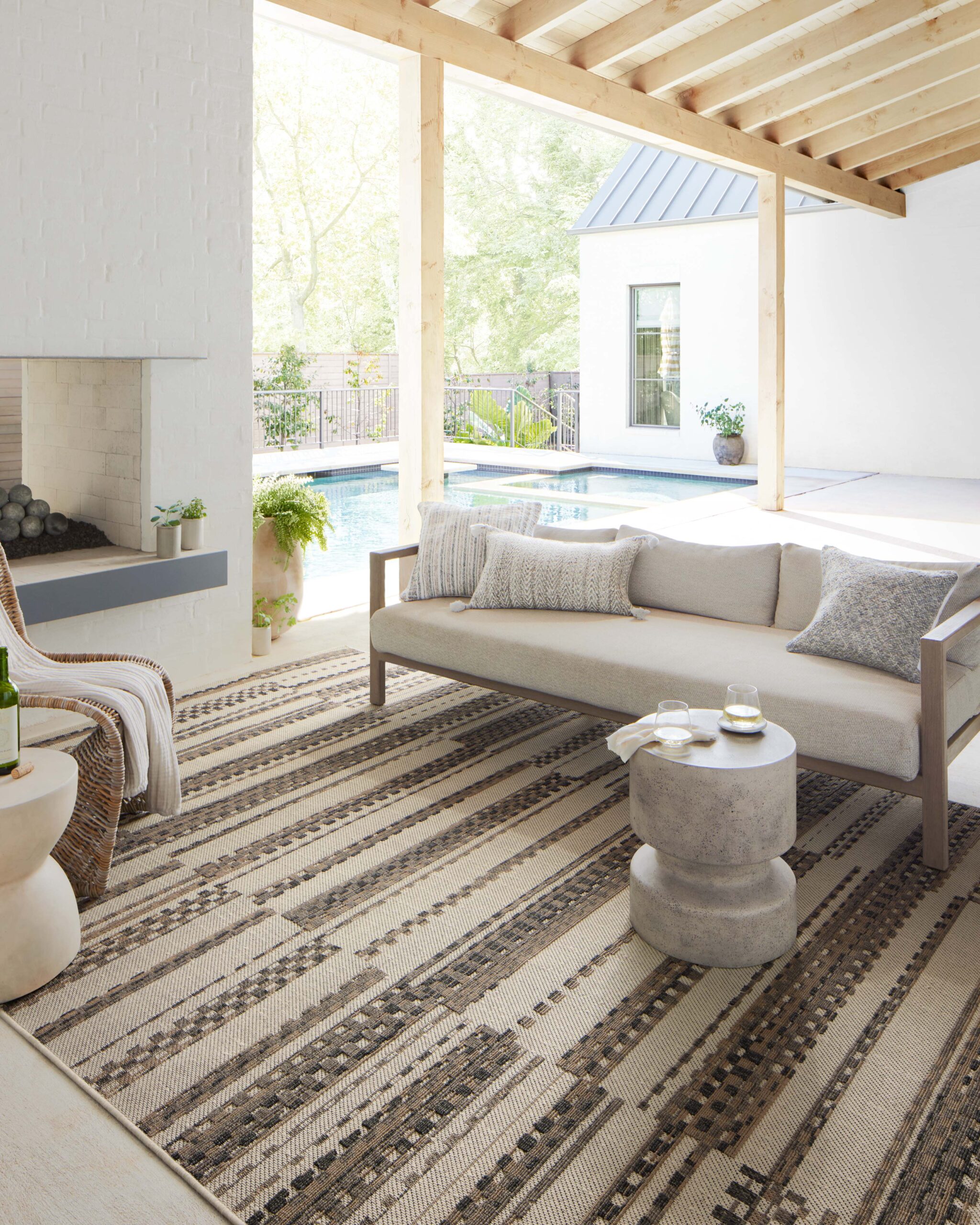 Loloi II Rainier Ivory Ivory / Taupe Rug